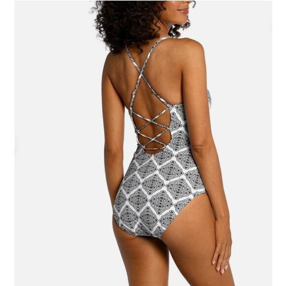 La Blanca Oasis Tile Strappy Back One-Piece Swimsuit White Black Size 14 NWT - Picture 8 of 15